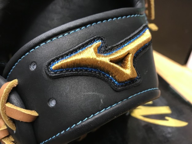 超レアもの！30周年記念限定ラベルのミズノプロ硬式グラブ