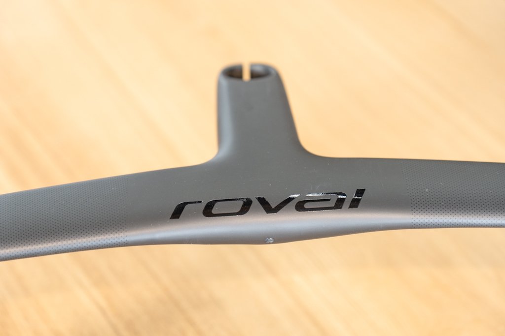 スペシャライズド史上最速の一体型ハンドルRoval Rapide Cockpitが再