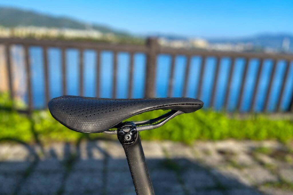 S-Works Phenom with MirrorはMirrorサドルの中で、どのような特徴な