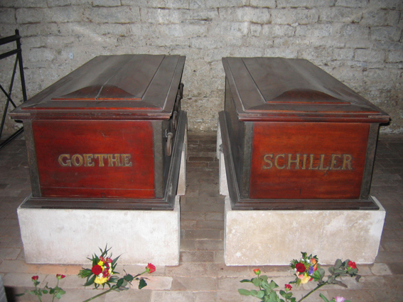 ドイツの古都に並ぶ友情の墓 ～ゲーテ | ストーンサークル