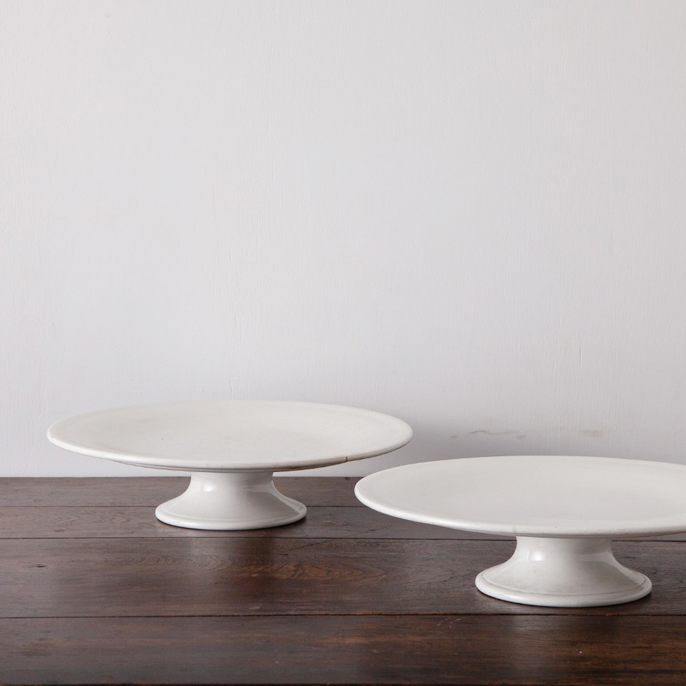 stoop | Antique Porcelain Cake Stand in White for BOCH