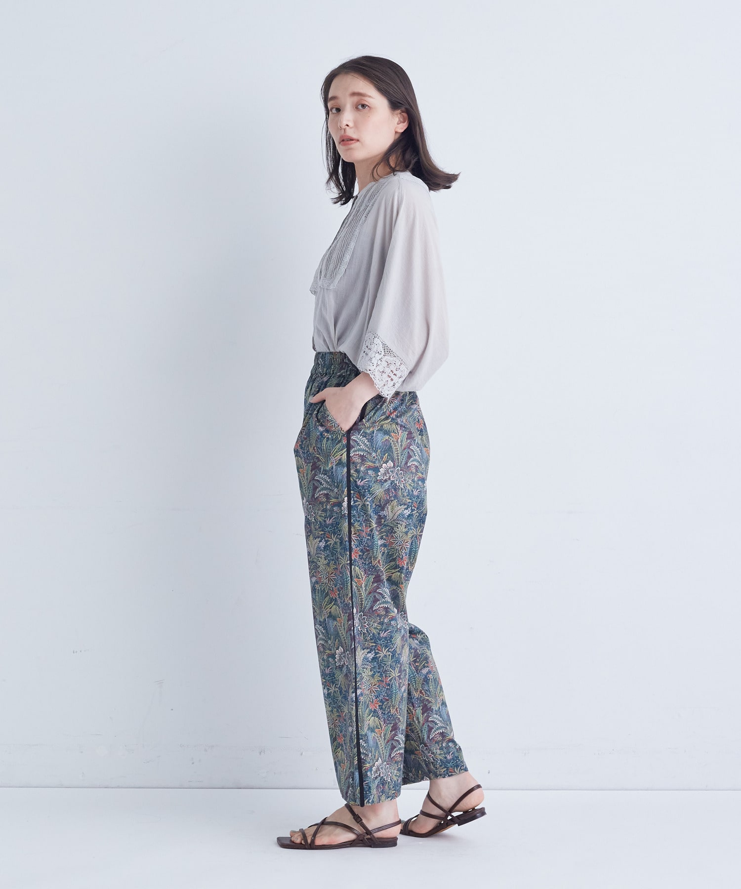 リバティプリントイージーパンツ｜BIGI online store - ビギ