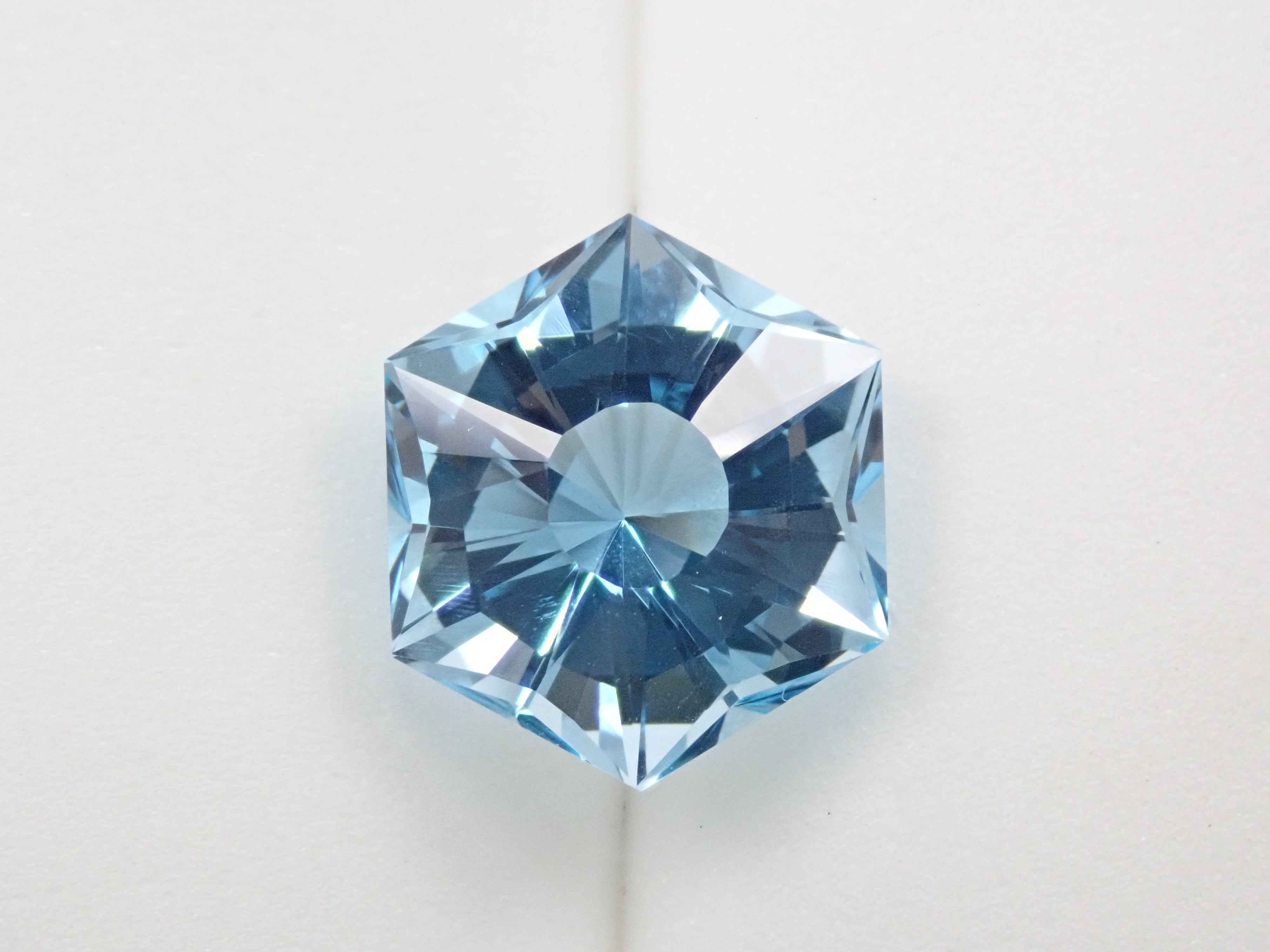 スカイブルートパーズ 10.967ctルース