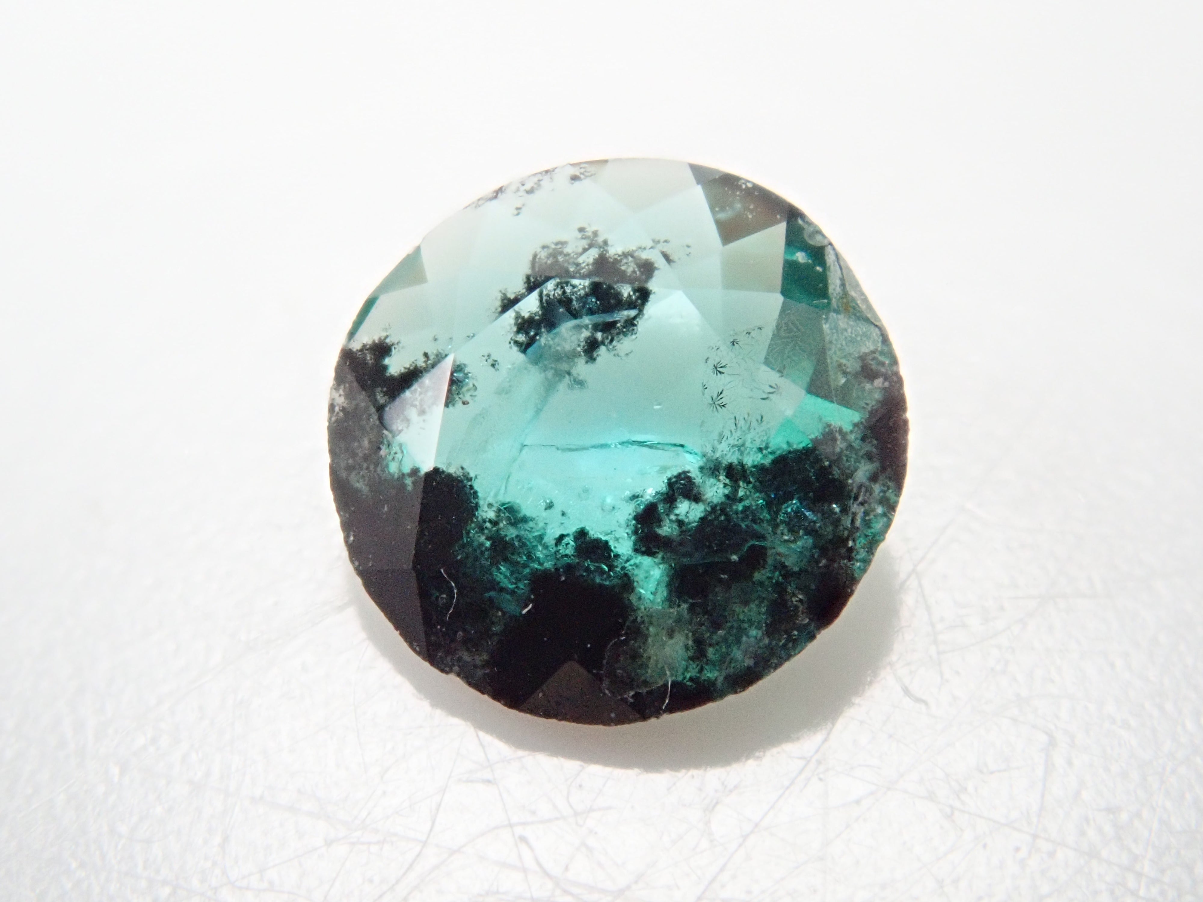 コロンビア産雲母インエメラルド 4.6mm/0.210ctルース