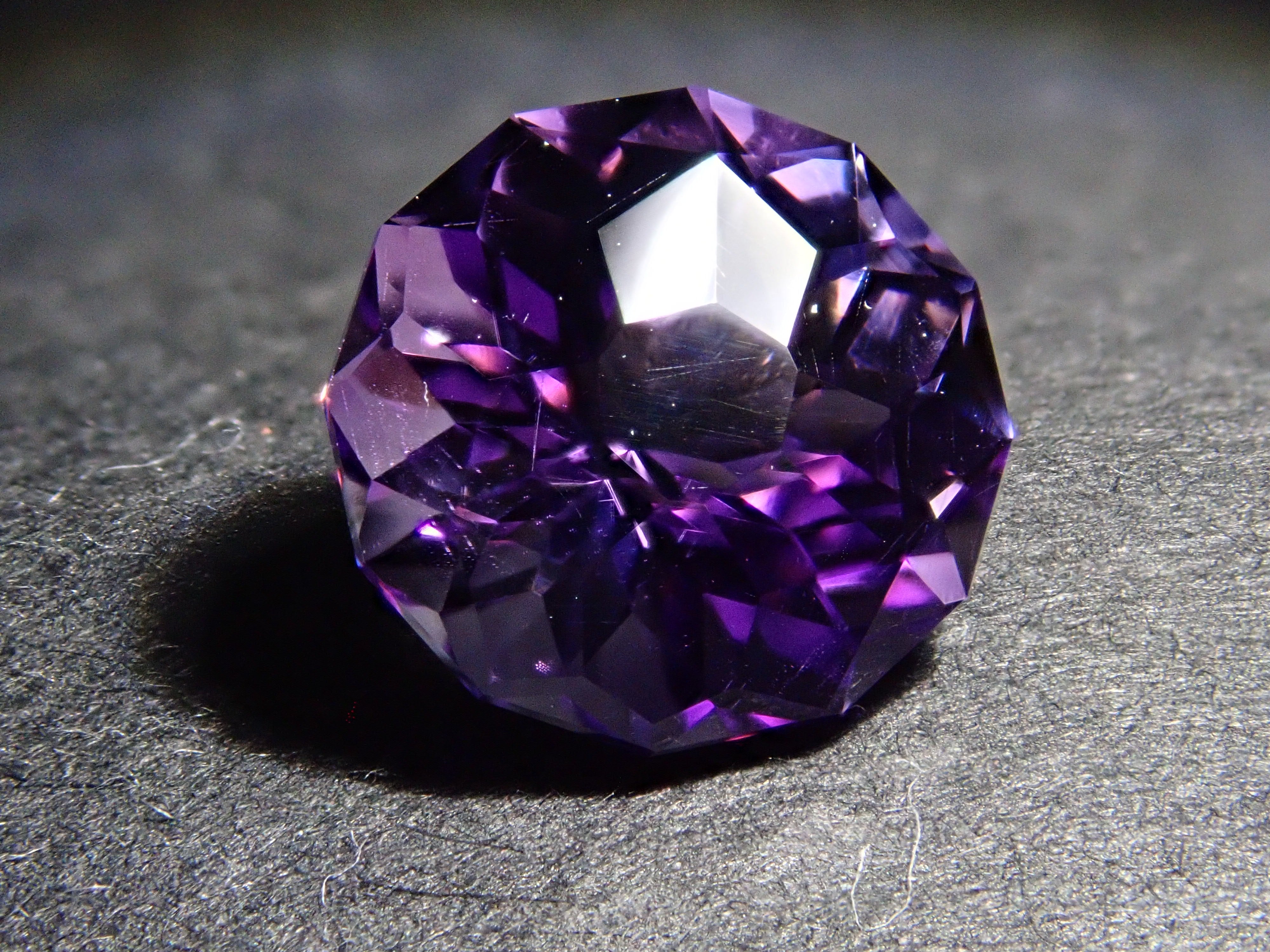 ブラジル産アメジスト 1.317ctルース