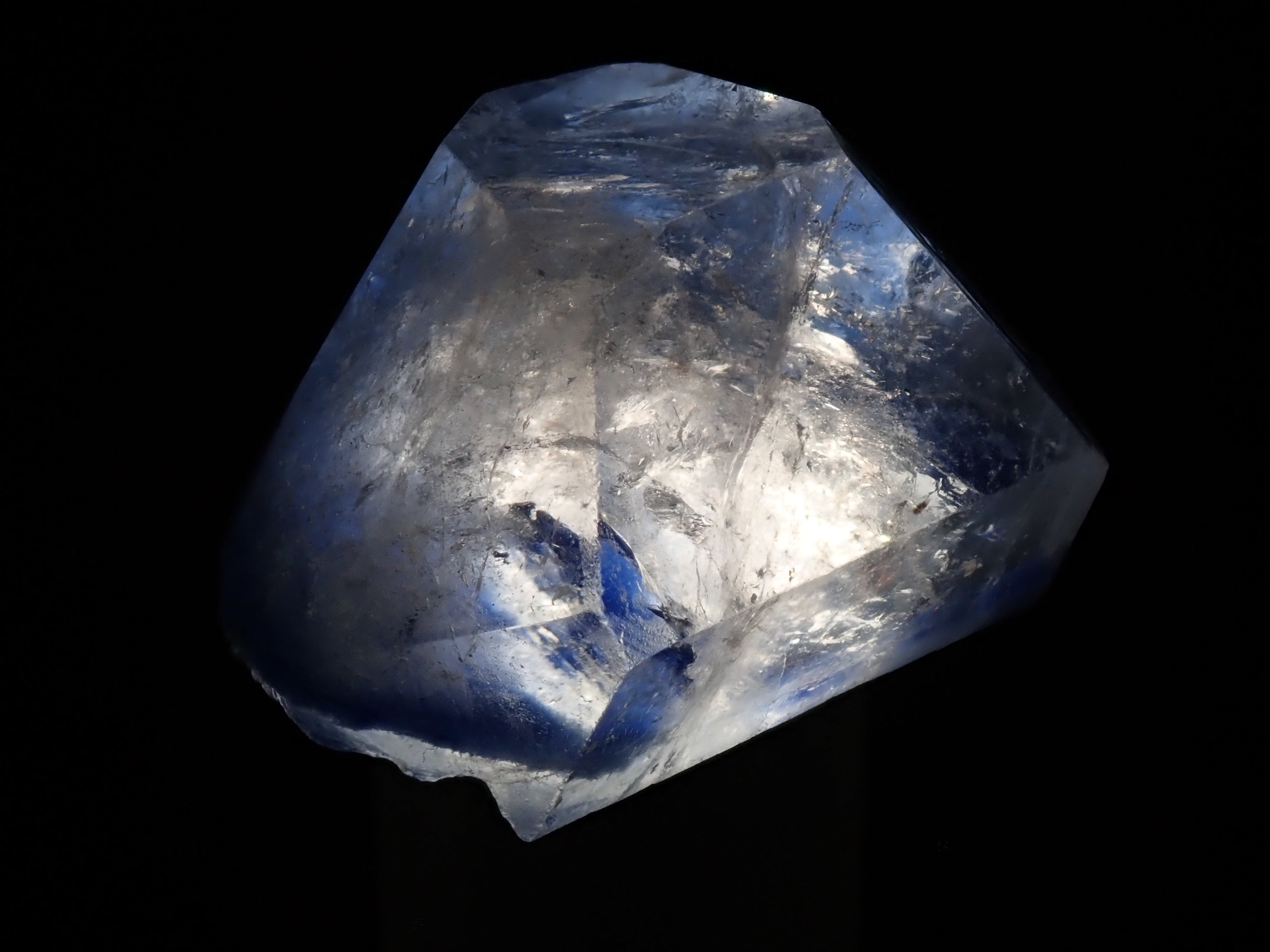 ブラジル産デュモルチェライトインクォーツ 55.207ct 原石