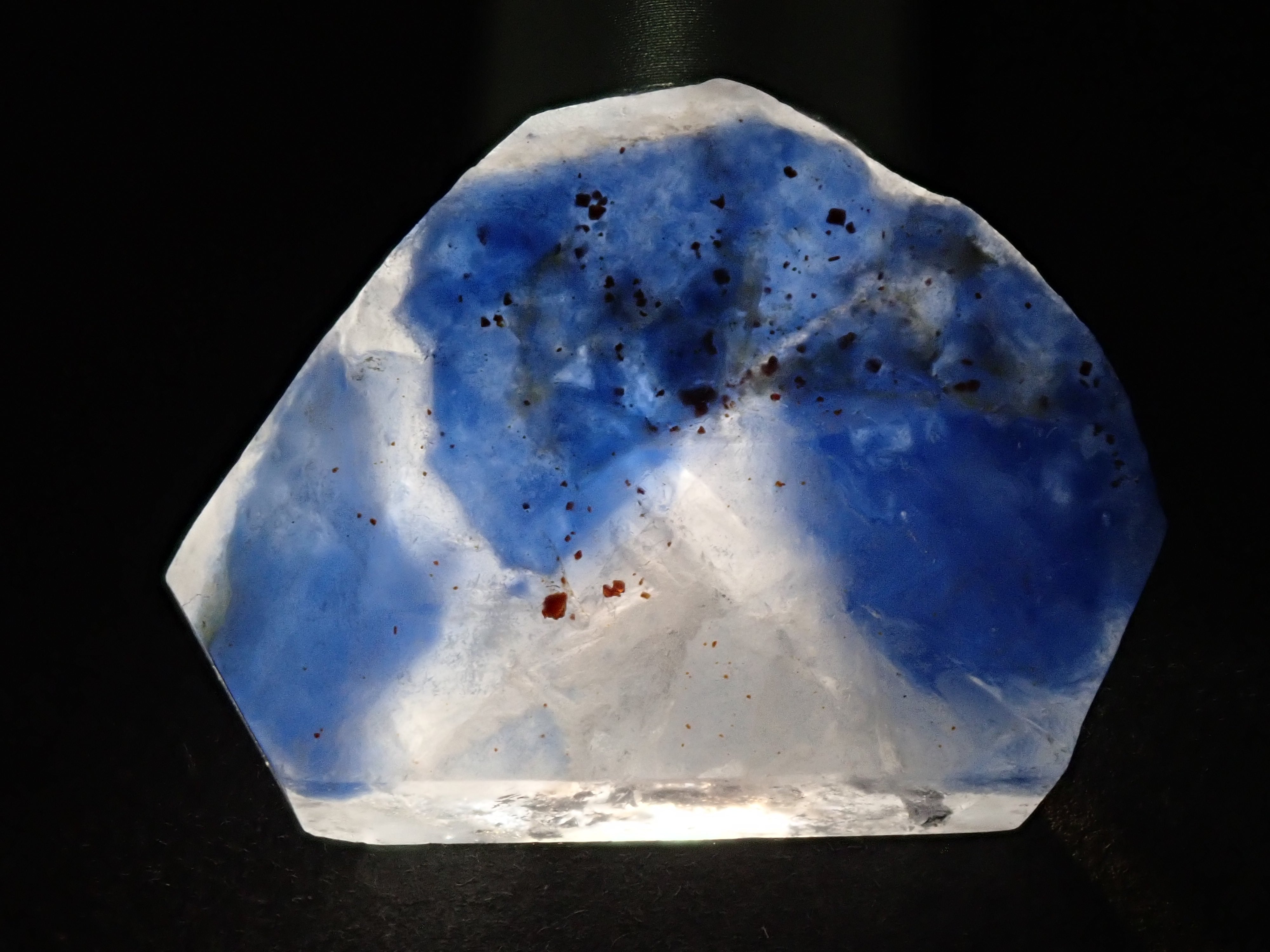 ブラジル産デュモルチェライトインクォーツ 55.207ct 原石