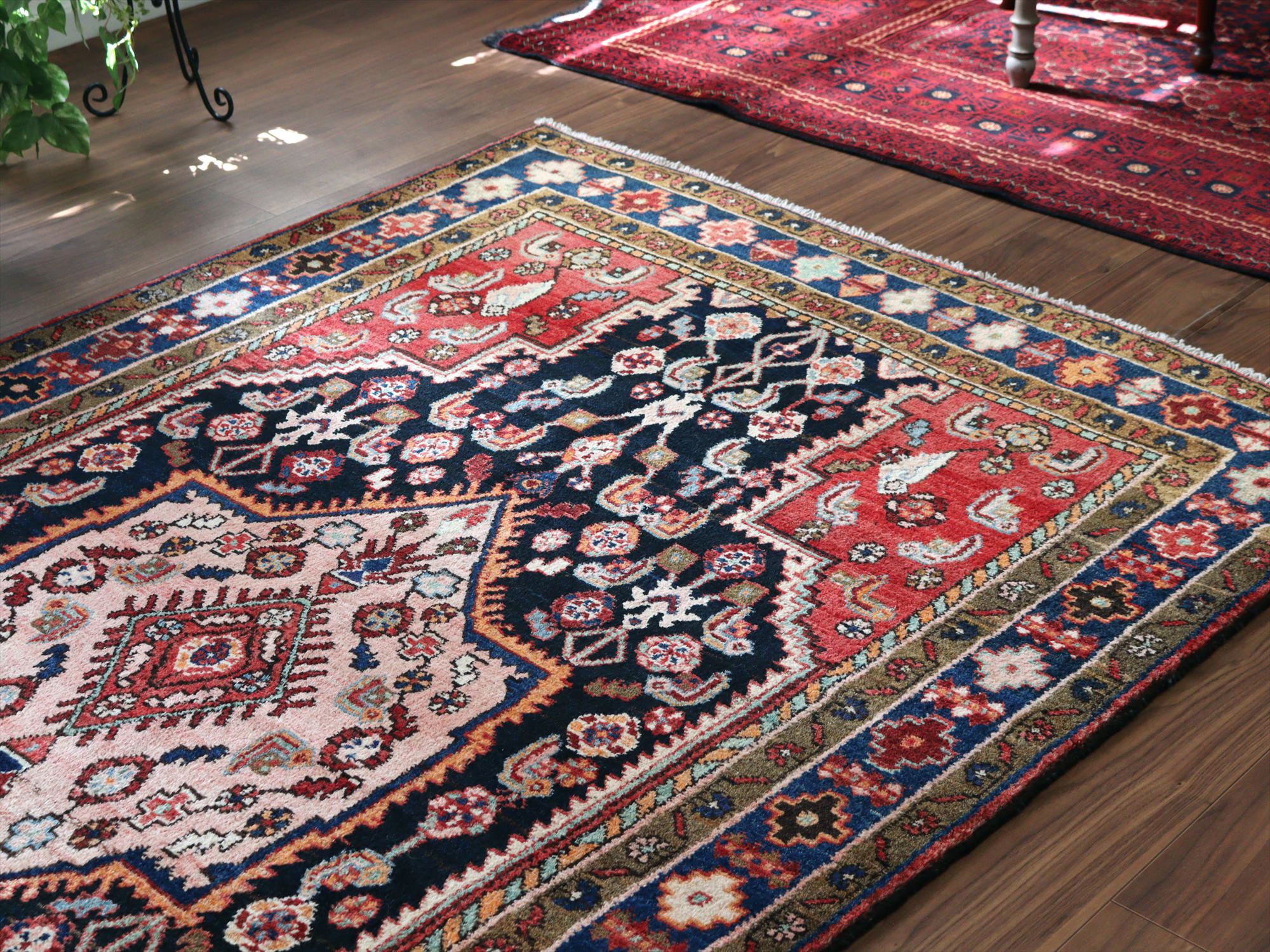 キリムスタイル / トライバルラグ・オールドカーペット/シラーズ