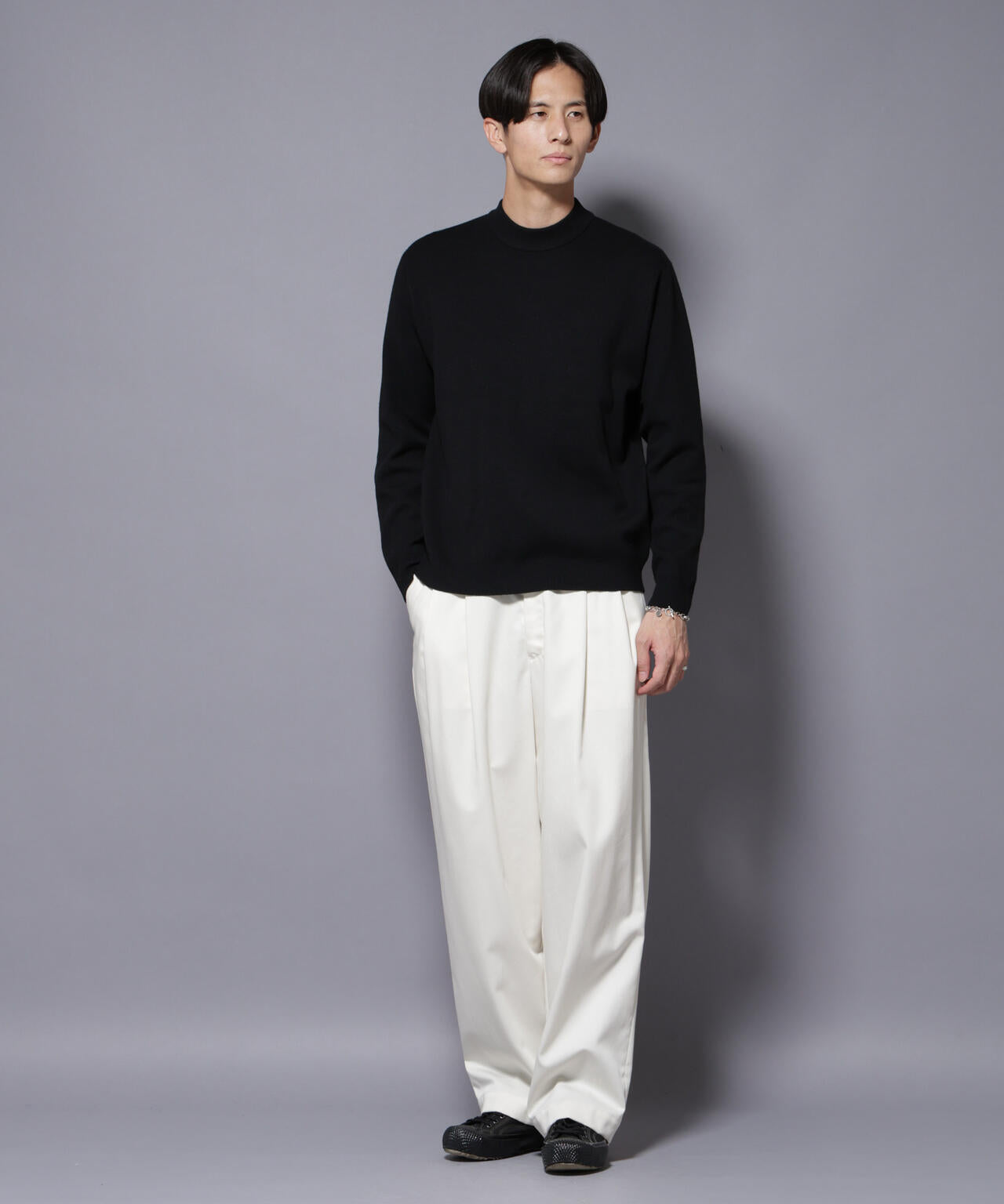 シルク混モックネックニット