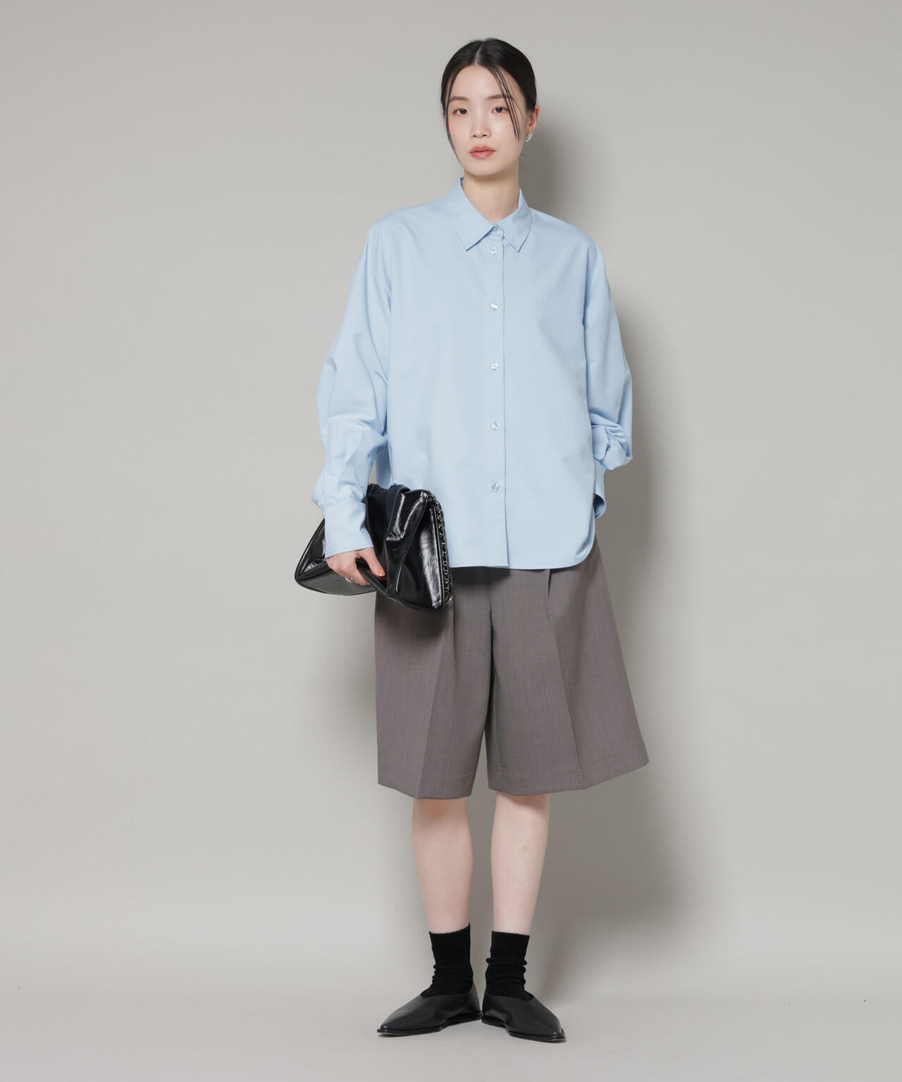 Vネック ベスト × ハーフ パンツ セットアップ