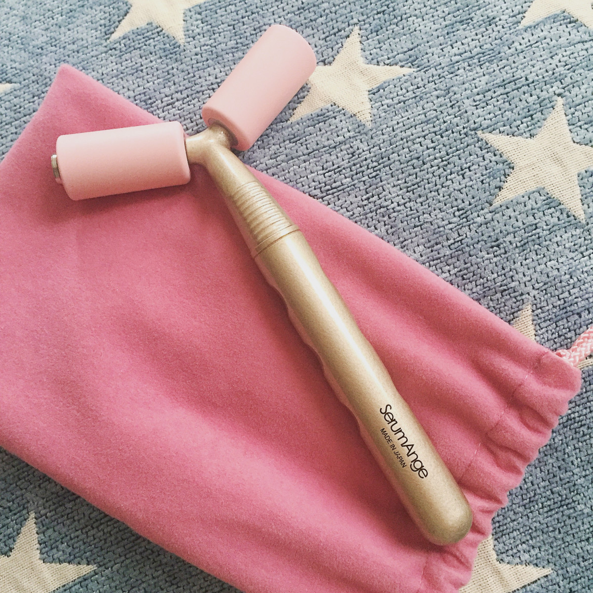 ズボラ人間のラクチン&簡単小顔ケアは、ホルミシスイオンローラー