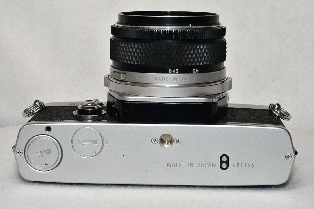 《動作品》OLYMPUS OM-2n+標準レンズ付フィルムカメラ a427