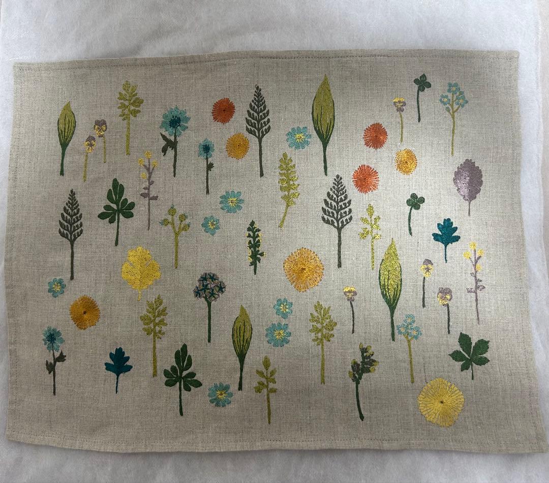 セール coral&tusk Small Garden クッションカバー - メルカリ