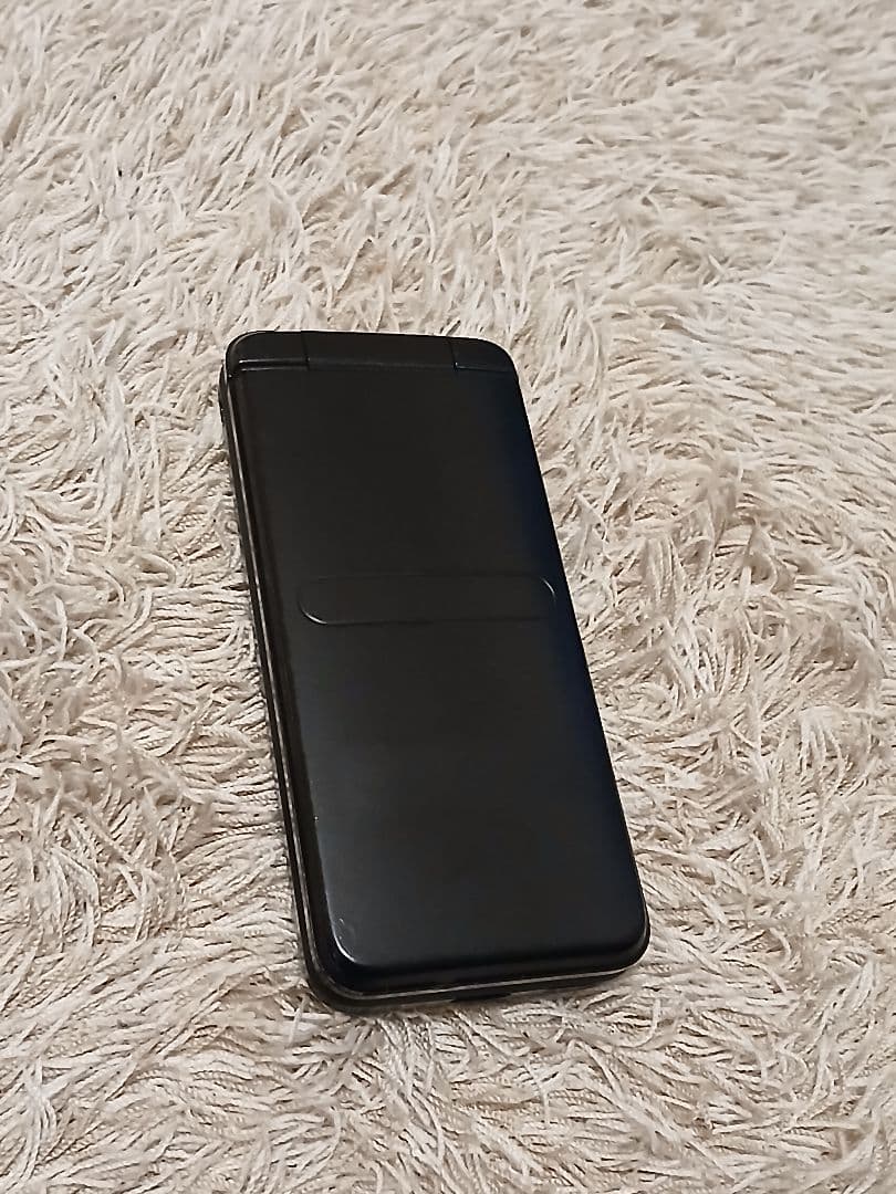 Kyocera KYF42 LINEとアプリストア OK! - メルカリ