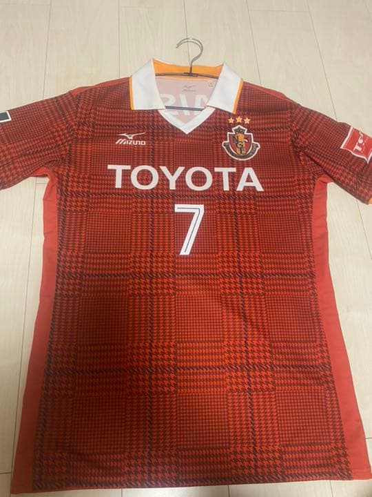 名古屋グランパス2017年ユニフォームサイン付き - メルカリ