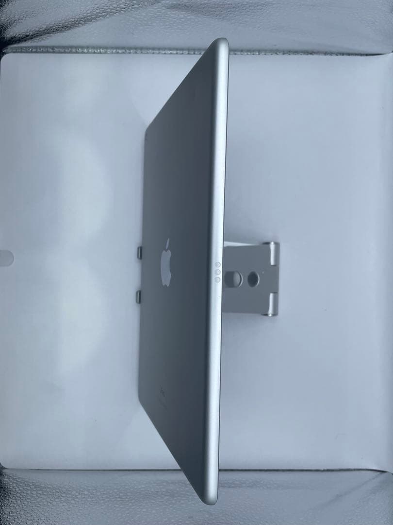 iPad 7世代 32GB バッテリー96% 中古品 - メルカリ