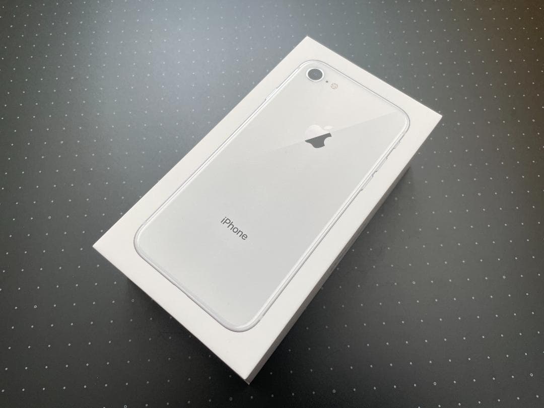 iPhone 8 Silver 64 GB SIMフリー