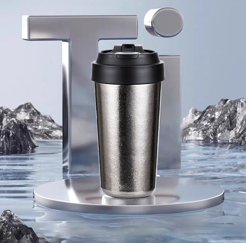 錆びない・軽くて丈夫。極上の飲み物の味わいを保つ。純チタン製