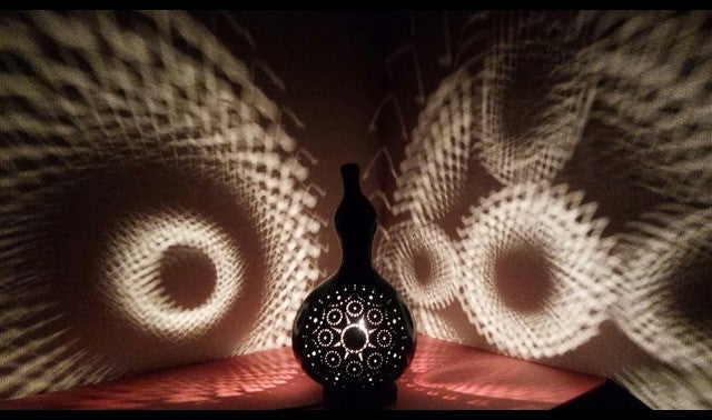 世界に一つだけの灯りの物語。青森発！灯匠亜理子『癒しの青森藍染