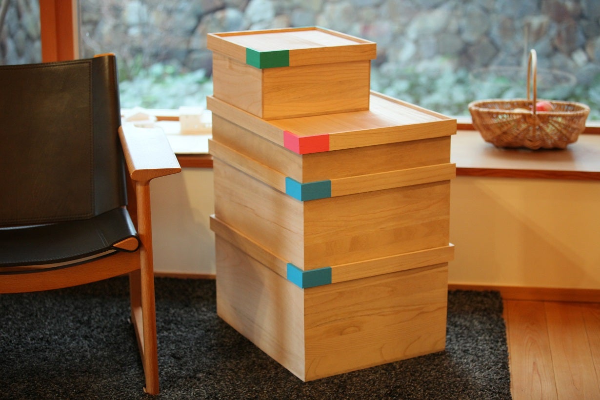 創業122年老舗桐屋が提案】クローゼットにぴったり収まる、色分け