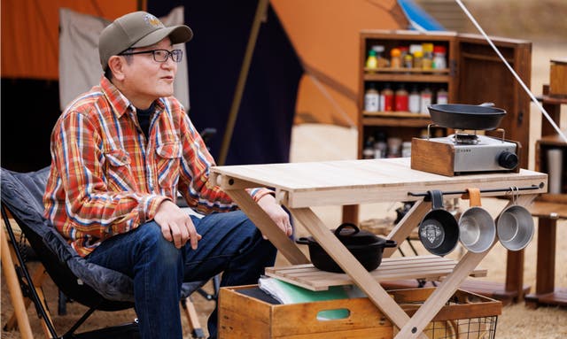 簡単折りたたみ式！自然な風合いで景観に溶け込むオール木製キッチン