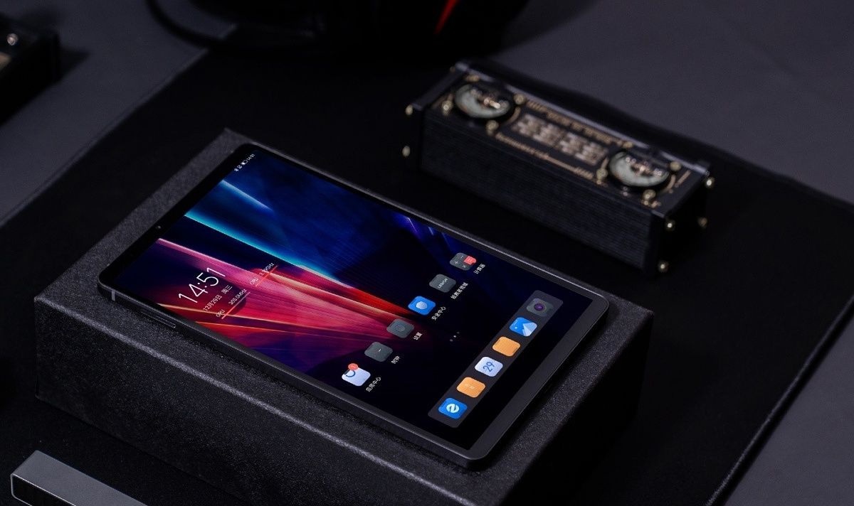 Lenovo Legion Y700 is an upcoming 8.8-inch 120Hz gaming Android tablet