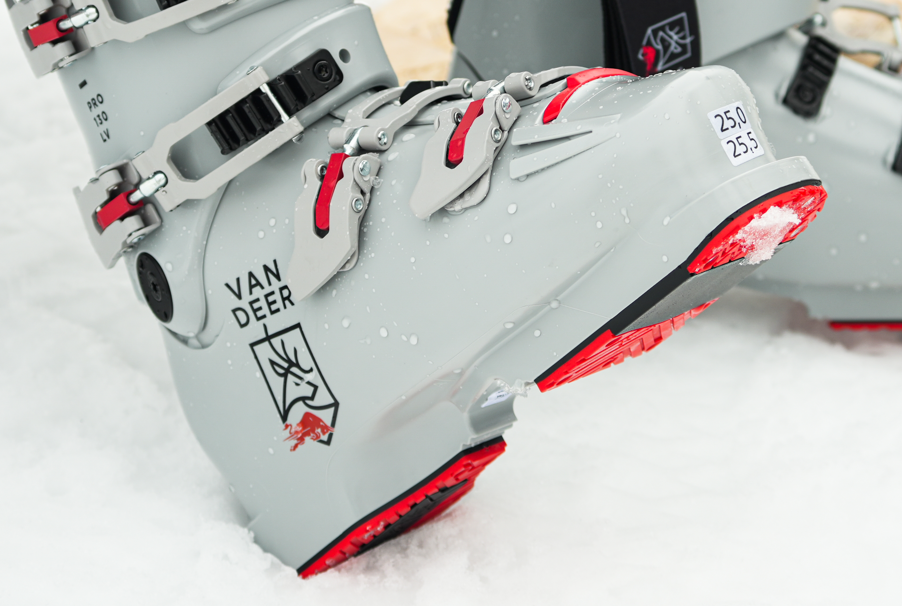 VAN DEER-Red Bull Sports (ヴァンディア-レッドブルスポーツ)最新