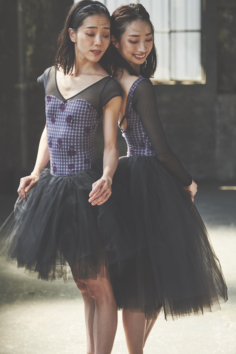 stina / type H half sleeve / little tulip black