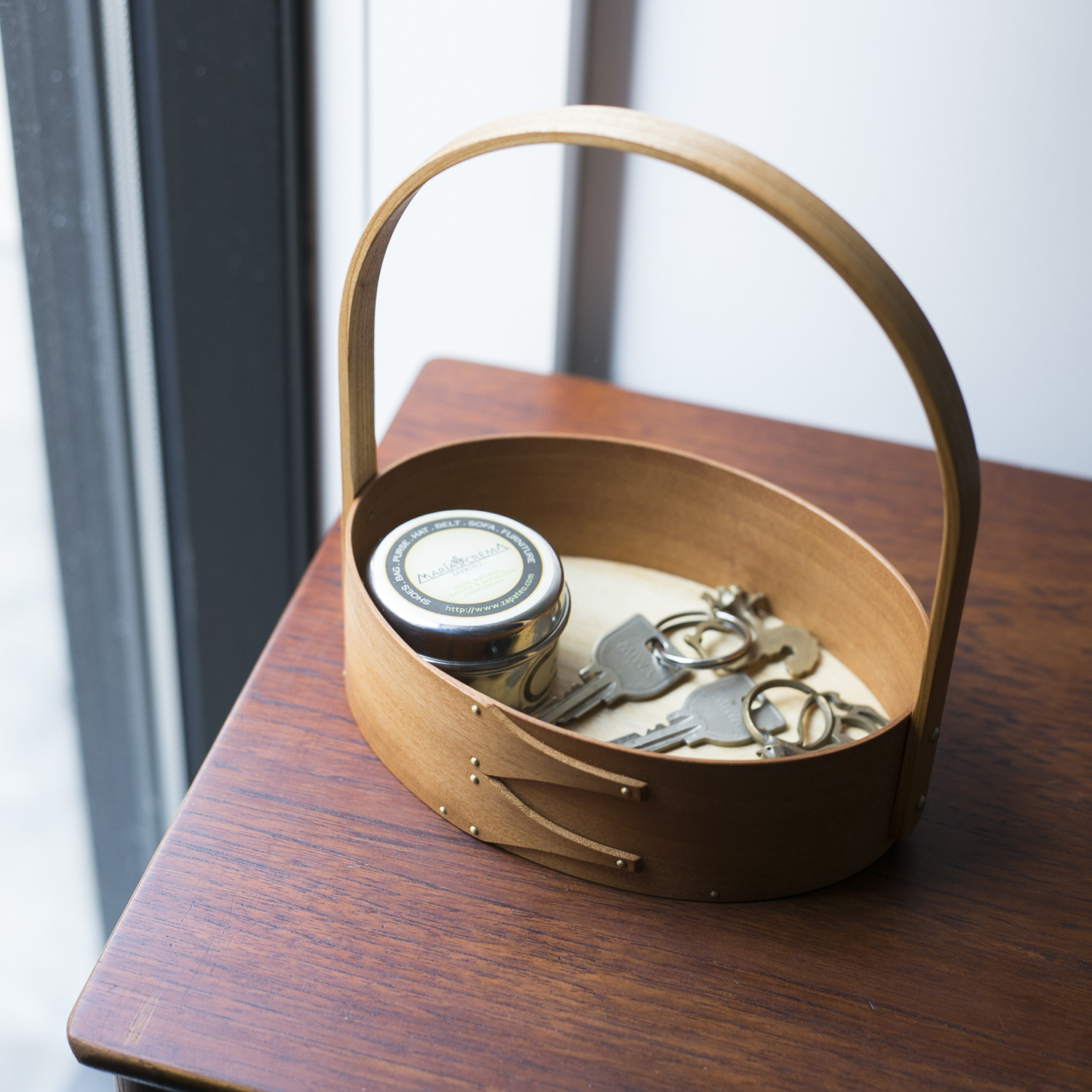 まる工芸/取っ手付オーバルボックス S -流行り廃りのない、端正な収納