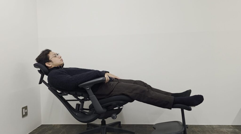 電動ワークチェア「LiberNovo Omni」が快適すぎる！体勢が変わっても