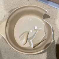 今回ご紹介するのは、引越しの運送中に破損してしまった陶器のグ