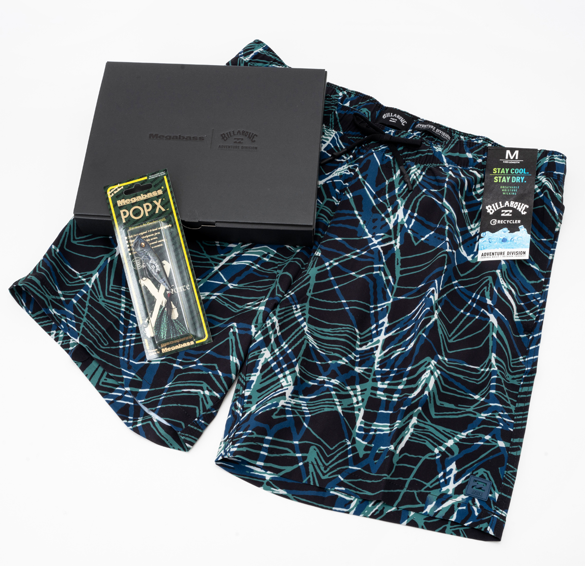 BILLABONG × MEGABASSがコラボ。ルアーと高機能ウォークショーツの