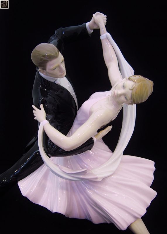 リヤドロ】【愛のステップ】【世界限定3000体】【ダンス】【8638】